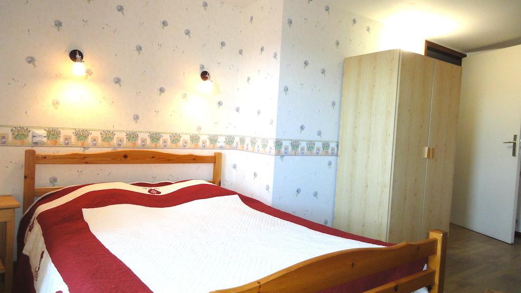 Les Chemins Verts Buissard Chambre photo