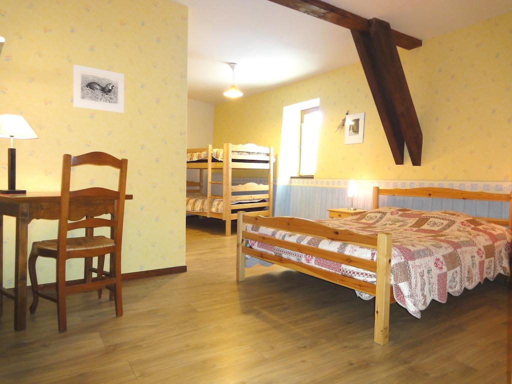 Les Chemins Verts Buissard Chambre photo